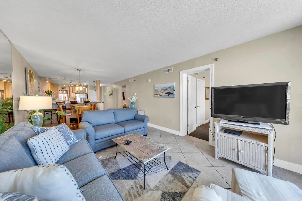 Destin On The Gulf 205 - Updated Gulf Front Property With Free Beach Service 0*,