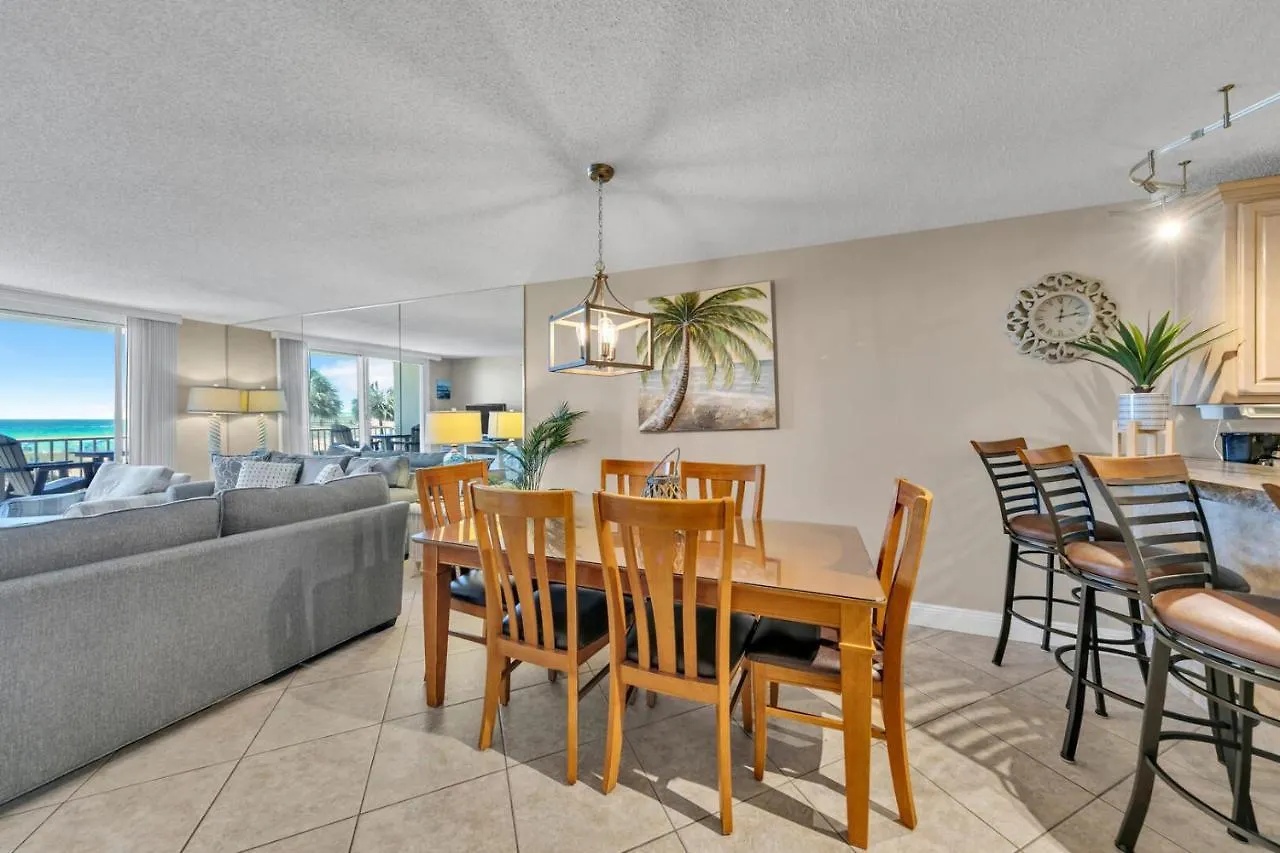 Holiday home Destin On The Gulf 205 - Updated Gulf Front Property With Free Beach Service
